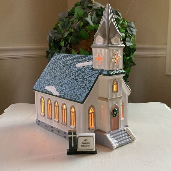 VTG Retired Department 56 “All Saints Church” Handpainted Ceramic Made in USA - Picture 3 of 16
